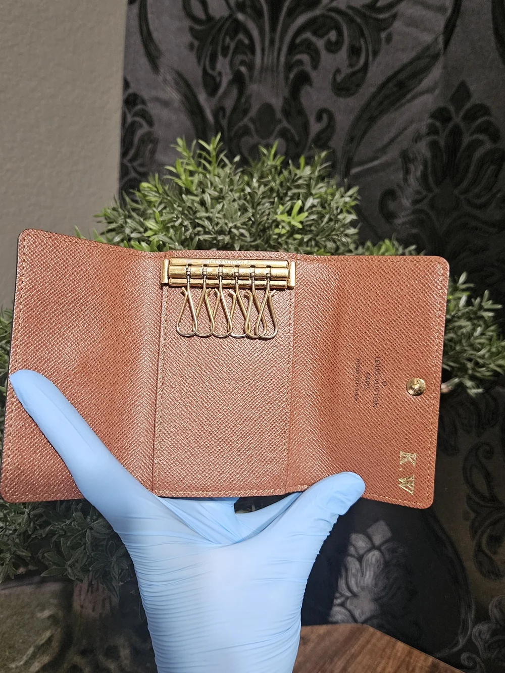 Authentic Louis Vuitton Keyholder Monogram Canvas - Picture 6 of 11